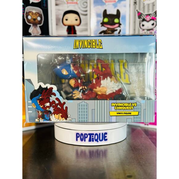 Invincible Collection Invincible vs Conquest Vinyl Figure 2-Pack #3 - Picture 1 of 6